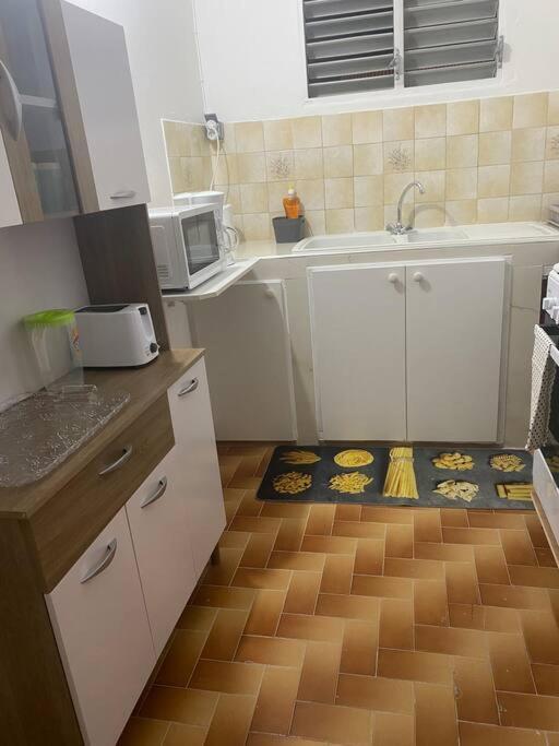 Appartement A Proximite De La Plage Du Bourg ! サンタンヌ エクステリア 写真